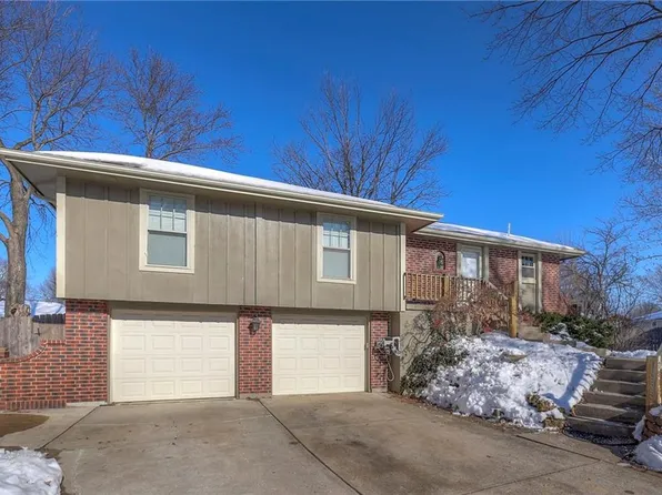 2805 SE Vickis Ct, Blue Springs, MO 64014