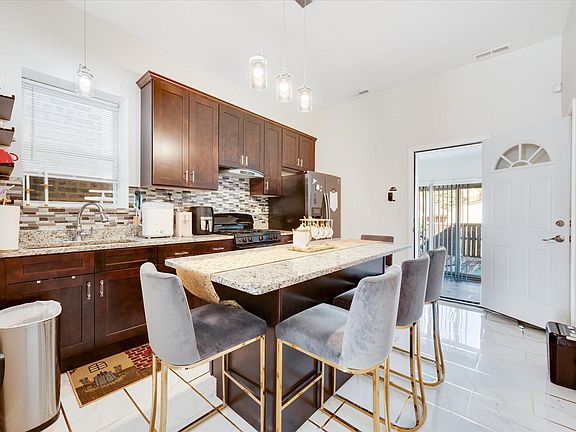 4th image of 3640 S Paulina St #2
