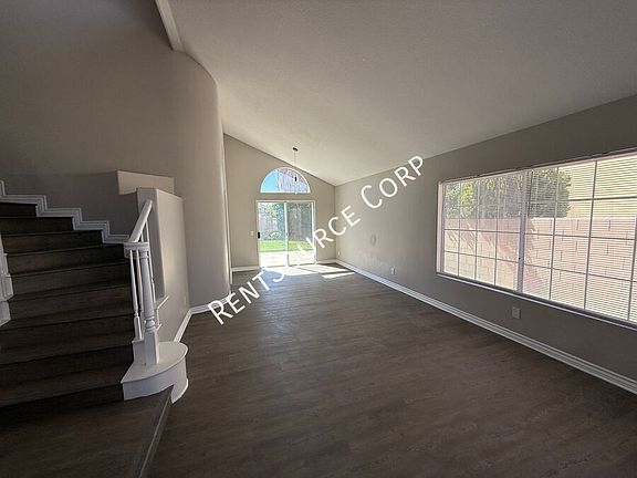 4th image of 40055 Castana Ln