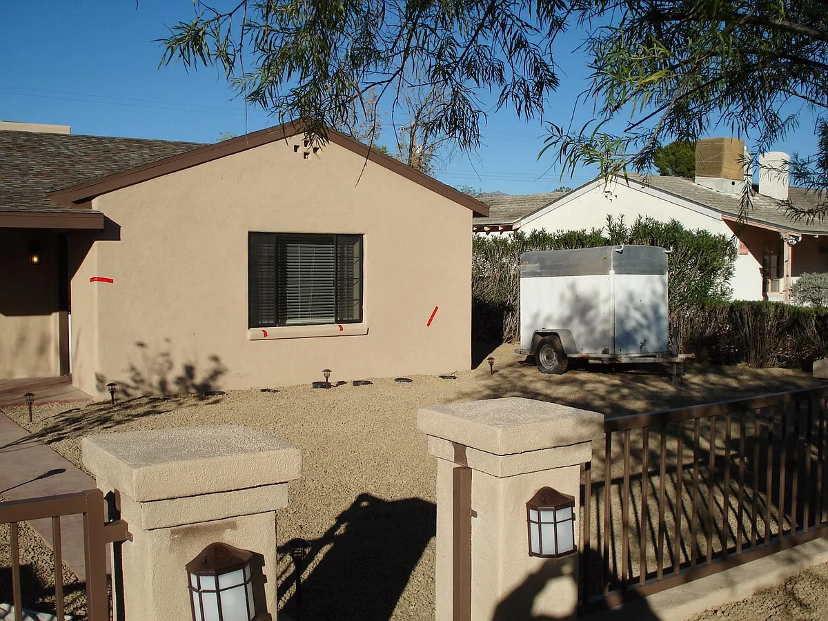 Building Photo - 2531 E Drachman St