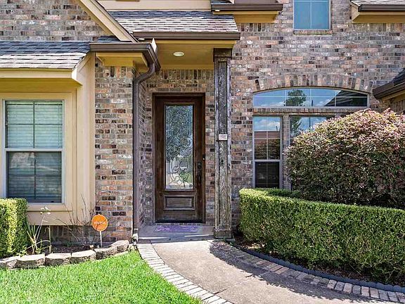 4th image of 7965 Windcastle Dr