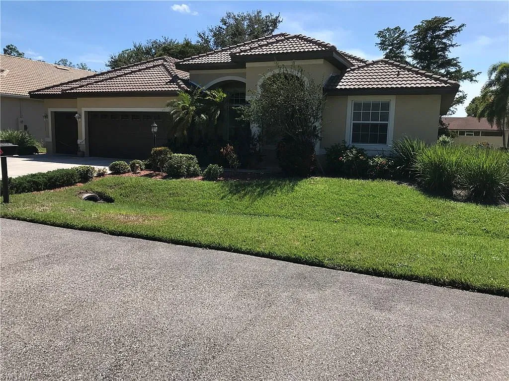 4 bed, 3.0 bath, 2555 sqft, $3,500 — Photo 2