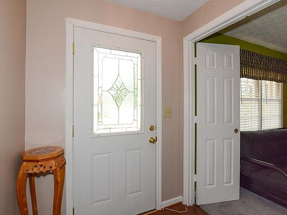 4th image of 2730 Oak Meadow Dr