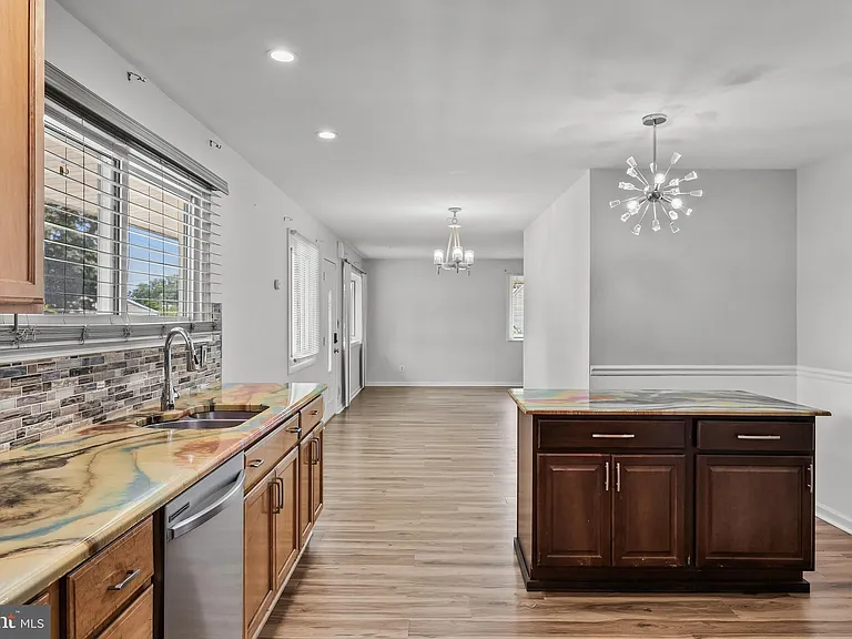32 Larkin Rd — Photo 3