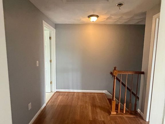 5th image of 8 Tobie Ave