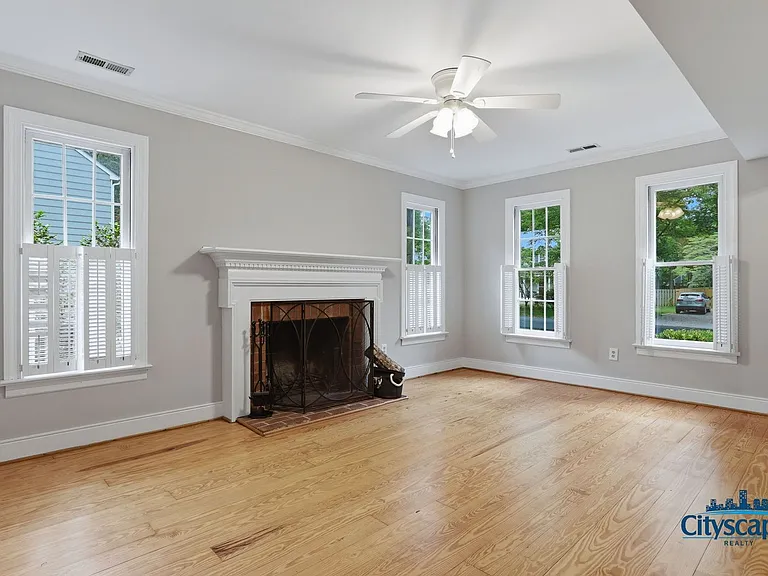 1612 Greenfield Dr — Photo 7
