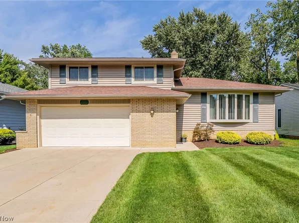 7741 E Linden Ln, Parma, OH 44130