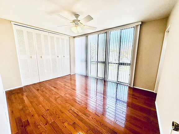 4th image of 2714 W Clark Ave #3F4