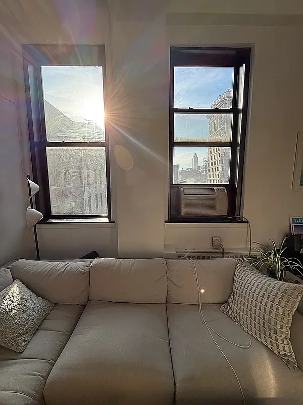 12 East 22nd Street — Photo 3