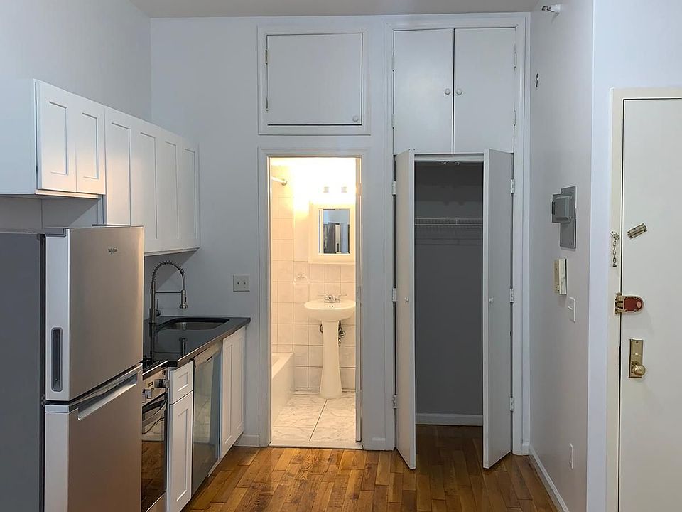 2nd image of 639 Bushwick Ave APT 3A