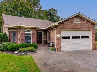 4209 Club Pointe Ct, Winston Salem, NC 27104