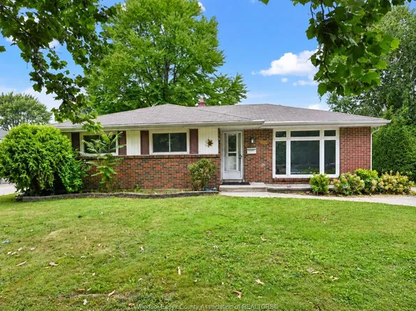 1560 Villa Maria Blvd S, Windsor, ON N9G 1W7