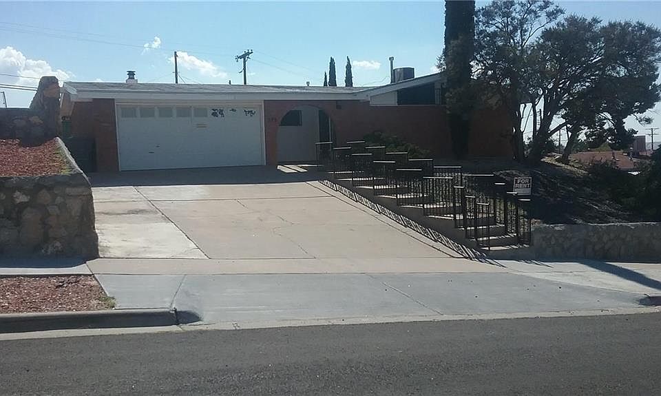1st image of 328 Carnival Dr