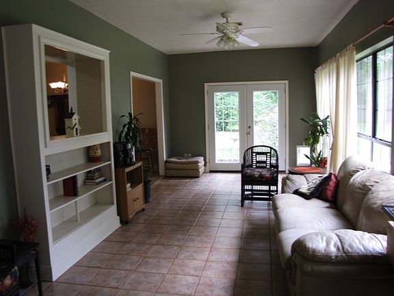 4th image of 5382 Oakwood Dr