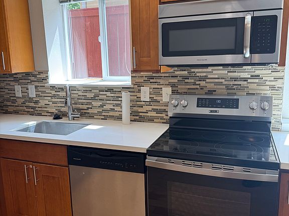 Dishwasher, microwave, oven/range