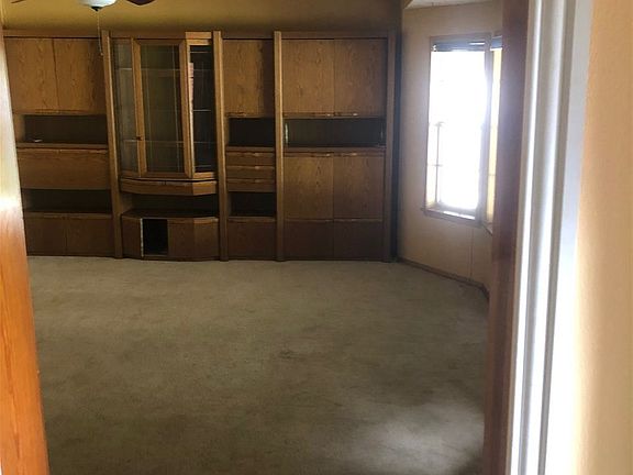 4th image of 7304 NW 73rd Pl