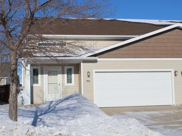 922 31st Ave W, West Fargo, ND 58078