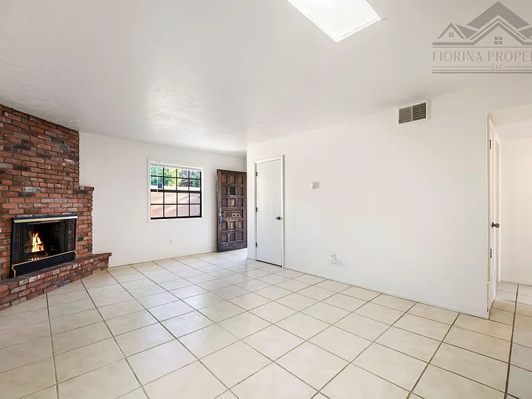 516 Hillside Ave #A — Photo 3