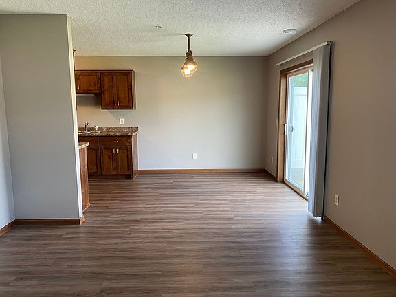 3rd image of 1948 Peach Dr NE