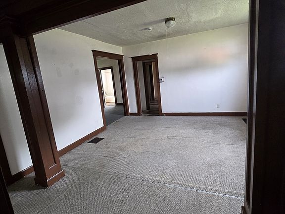 5th image of 493 S Float Ave