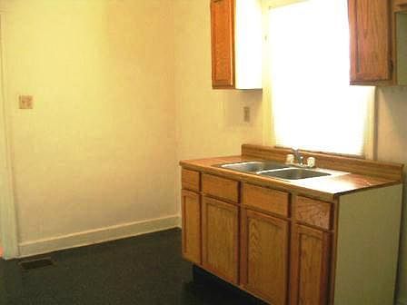 5th image of 320 S 42nd St