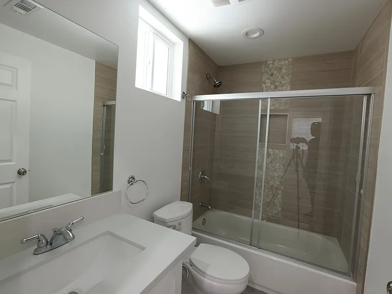 3927 Wisconsin St #8 — Photo 7
