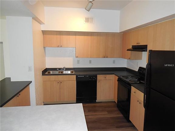 5th image of 2421 W Horatio St Unit 839