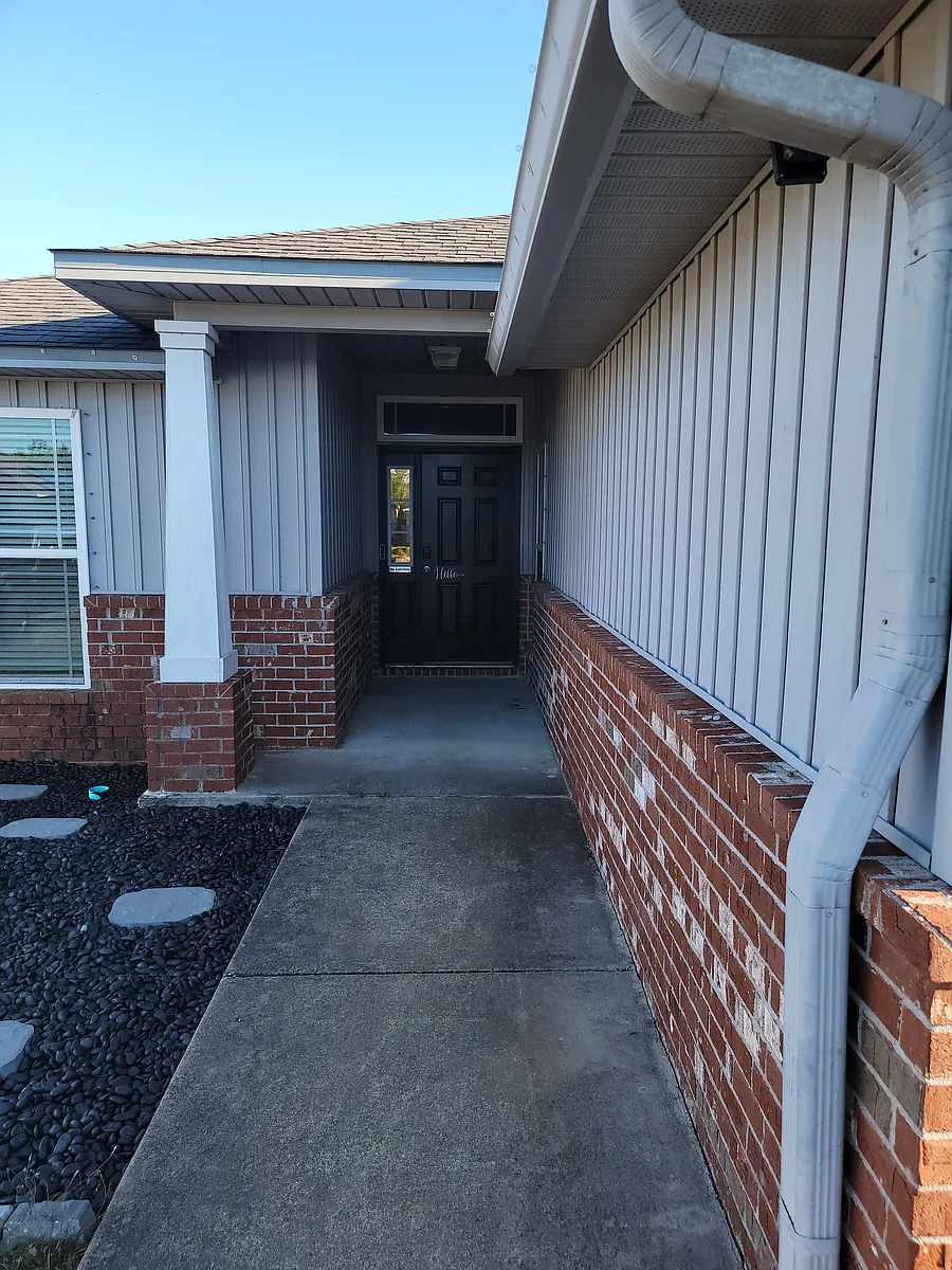 Building Photo - 8485 Island Dr