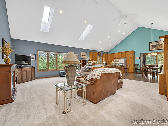 5th image of 30 Whistling Pines Ln NW