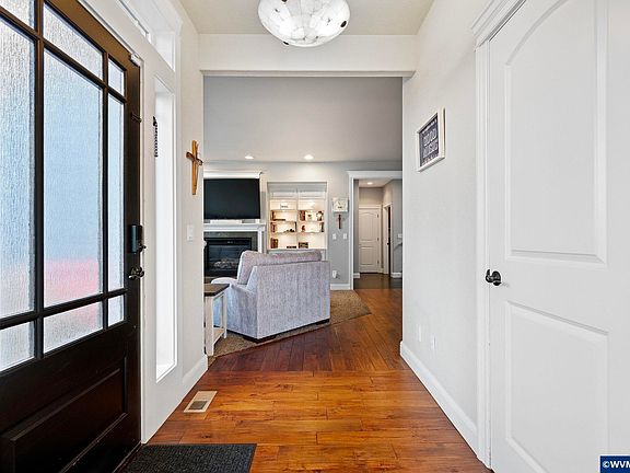 4th image of 990 Westfarthing Way NW