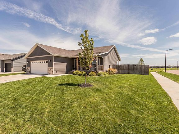 4th image of 602 Creekside Trl