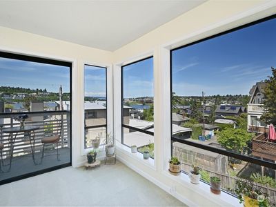 2327 Yale Avenue E #I, Seattle, WA, 98102