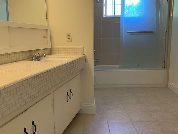 5th image of 7565 Waterford Dr