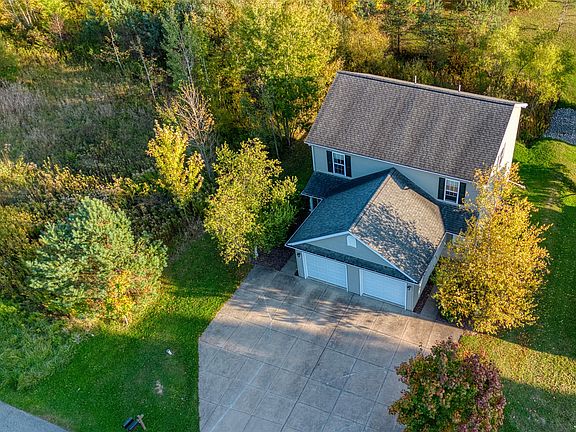 5th image of 416-418 Hillcrest Dr