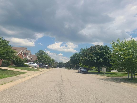 5th image of 8121 Barksdale Way