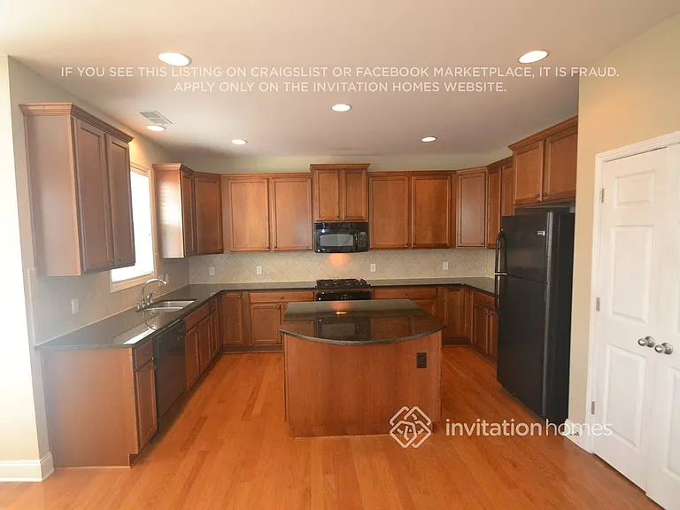 3410 Lynne Rd — Photo 3