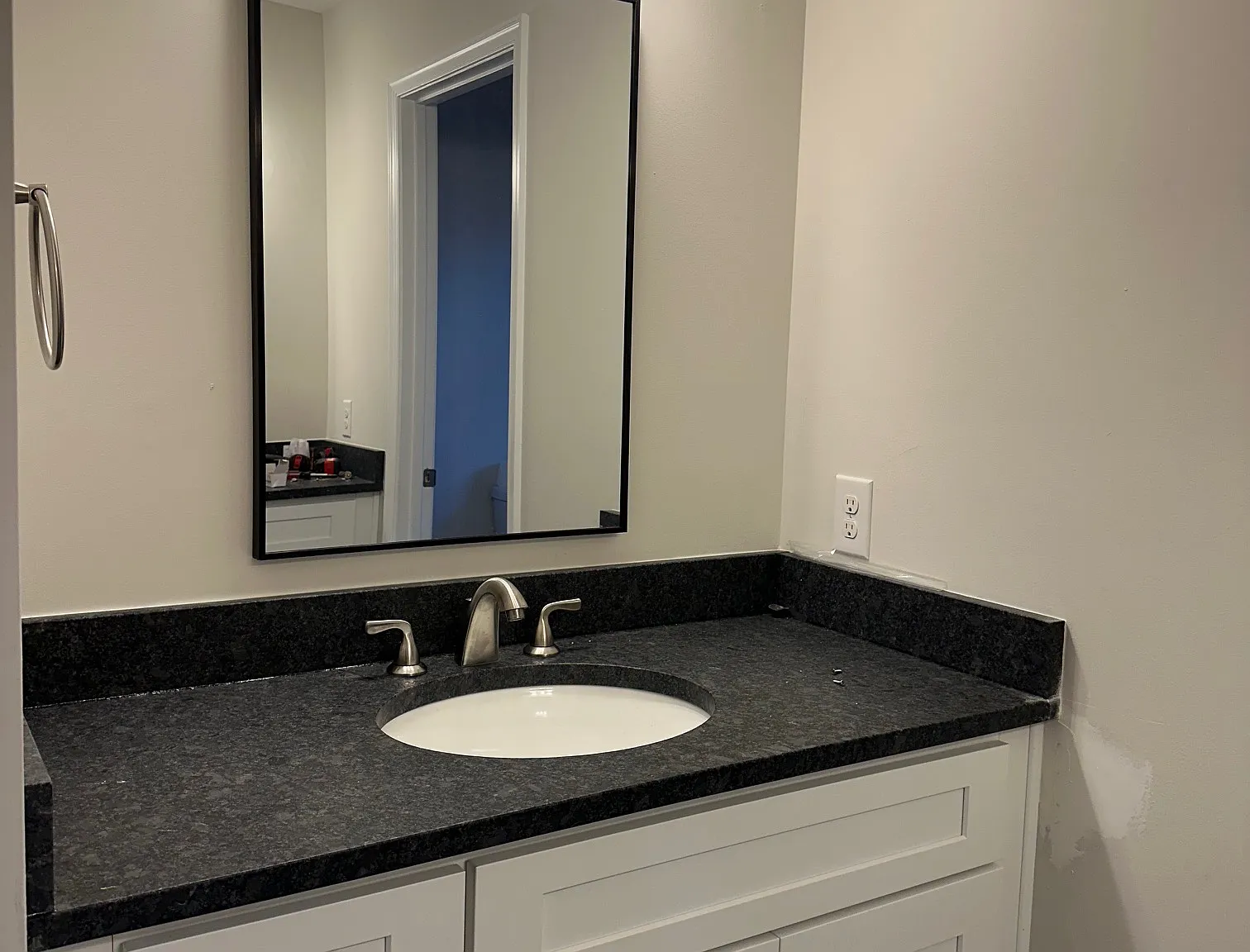 5 bed, 1800 sqft, $3,200 — Photo 3