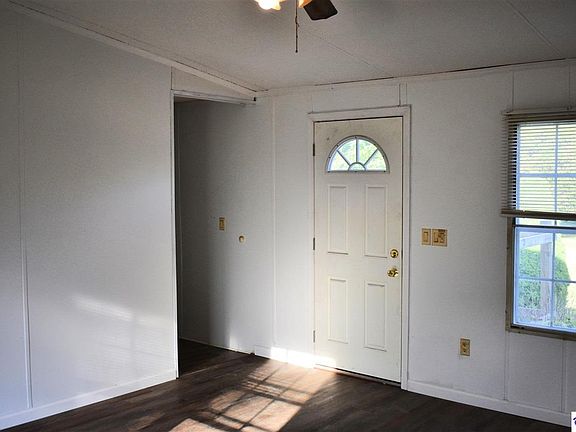 3rd image of 398 Guy Ct