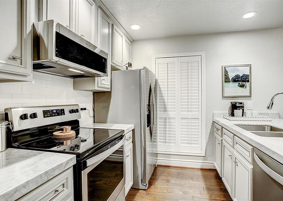 1st image of 1920 Augusta Dr Unit 25