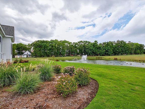 4th image of 230 Muirfield Dr