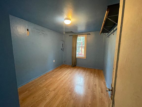 3rd image of 2826 SE 112th Ave