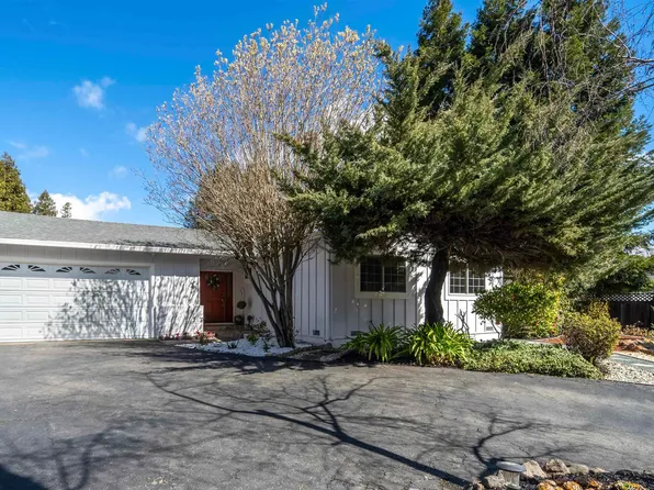 3 Buckingham Dr, Moraga, CA 94556