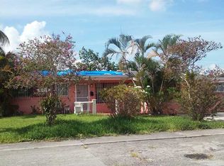 690 W 50th Pl, Hialeah, FL 33012