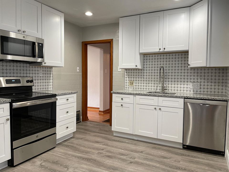 1st image of 7405 Parkwood Dr