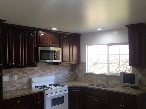 4th image of 11315 Woodcock Ave