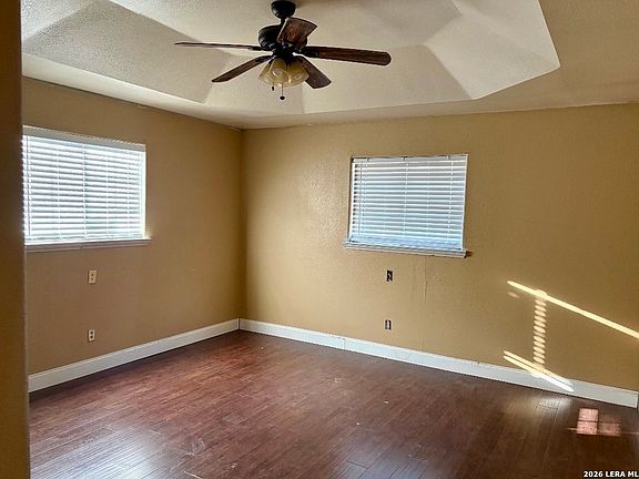 3rd image of 179 Caddo