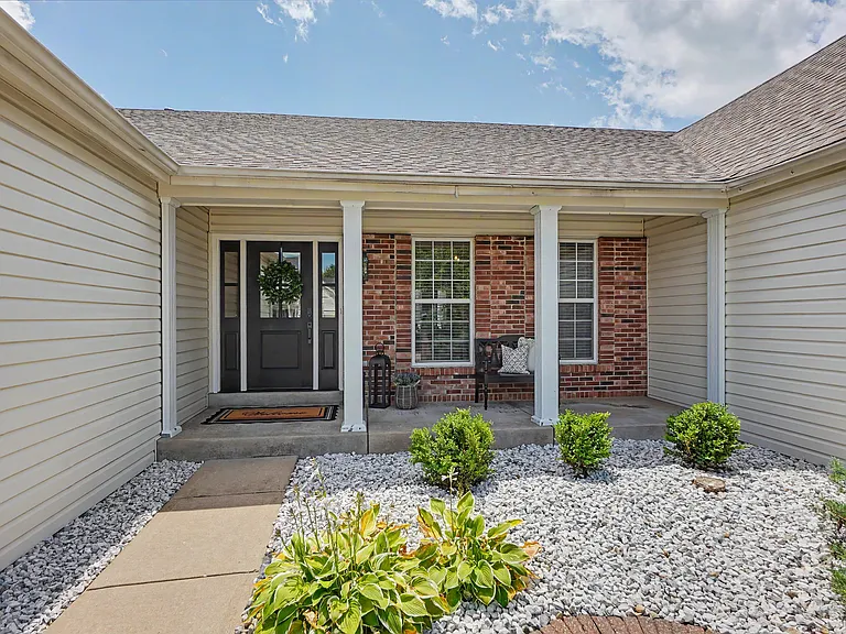 8003 Knights Crossing Dr — Photo 2