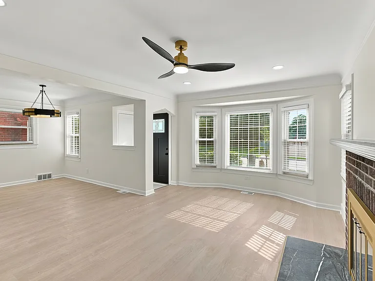 427 N Waverly St — Photo 31