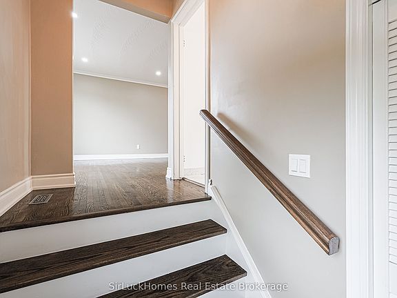 2nd image of 52 Dellbrook Cres