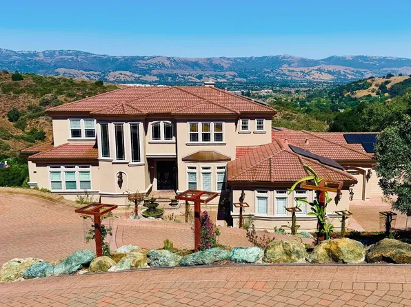 18600 Castle Ridge Dr, Morgan Hill, CA 95037